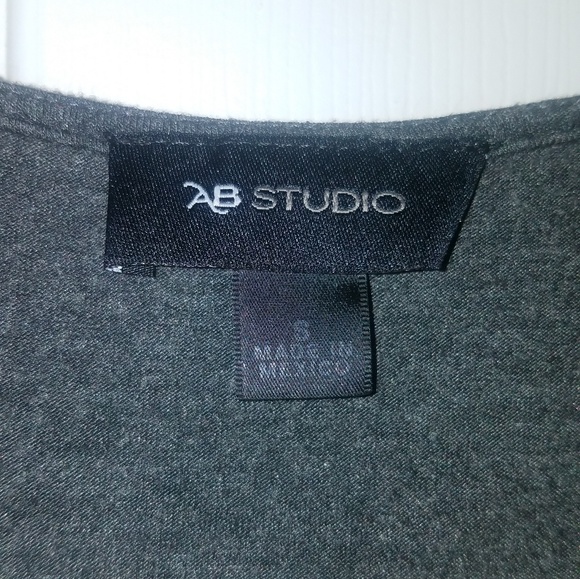 AB Studio Lace Trim Bottom Tee - Small - Picture 7 of 8